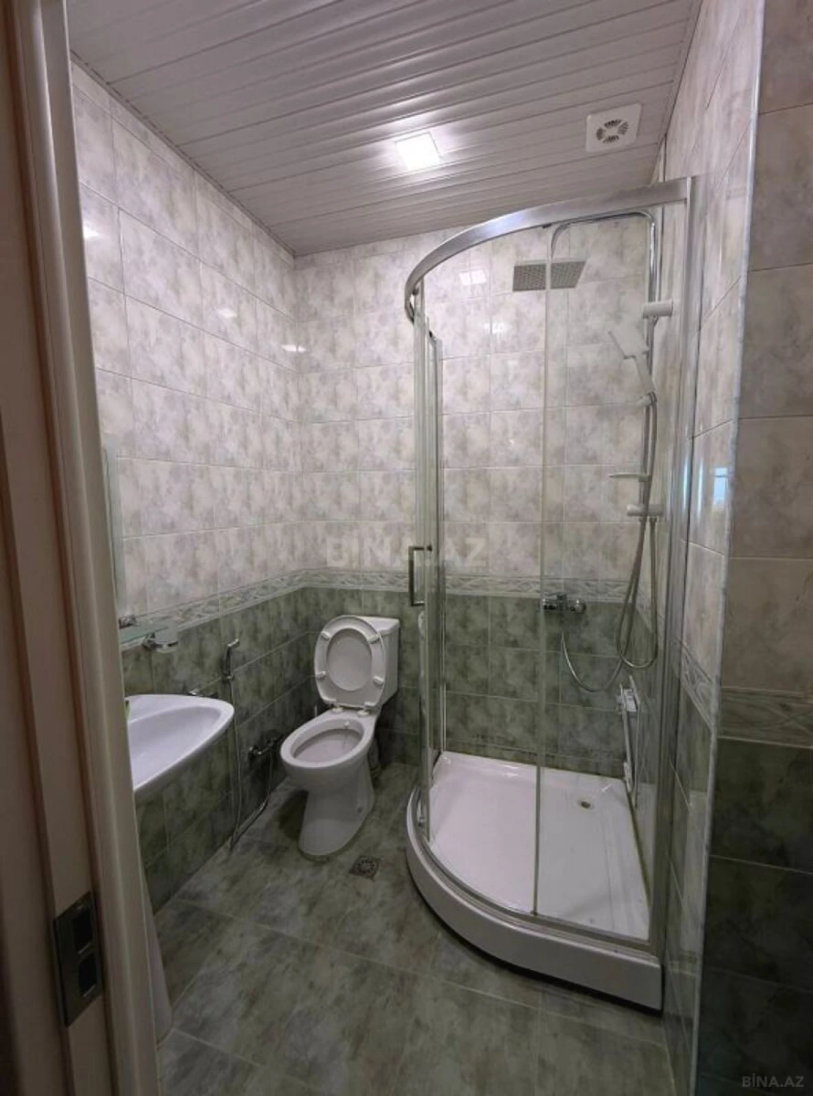 Satılır 3 otaqlı mənzil 120 m²