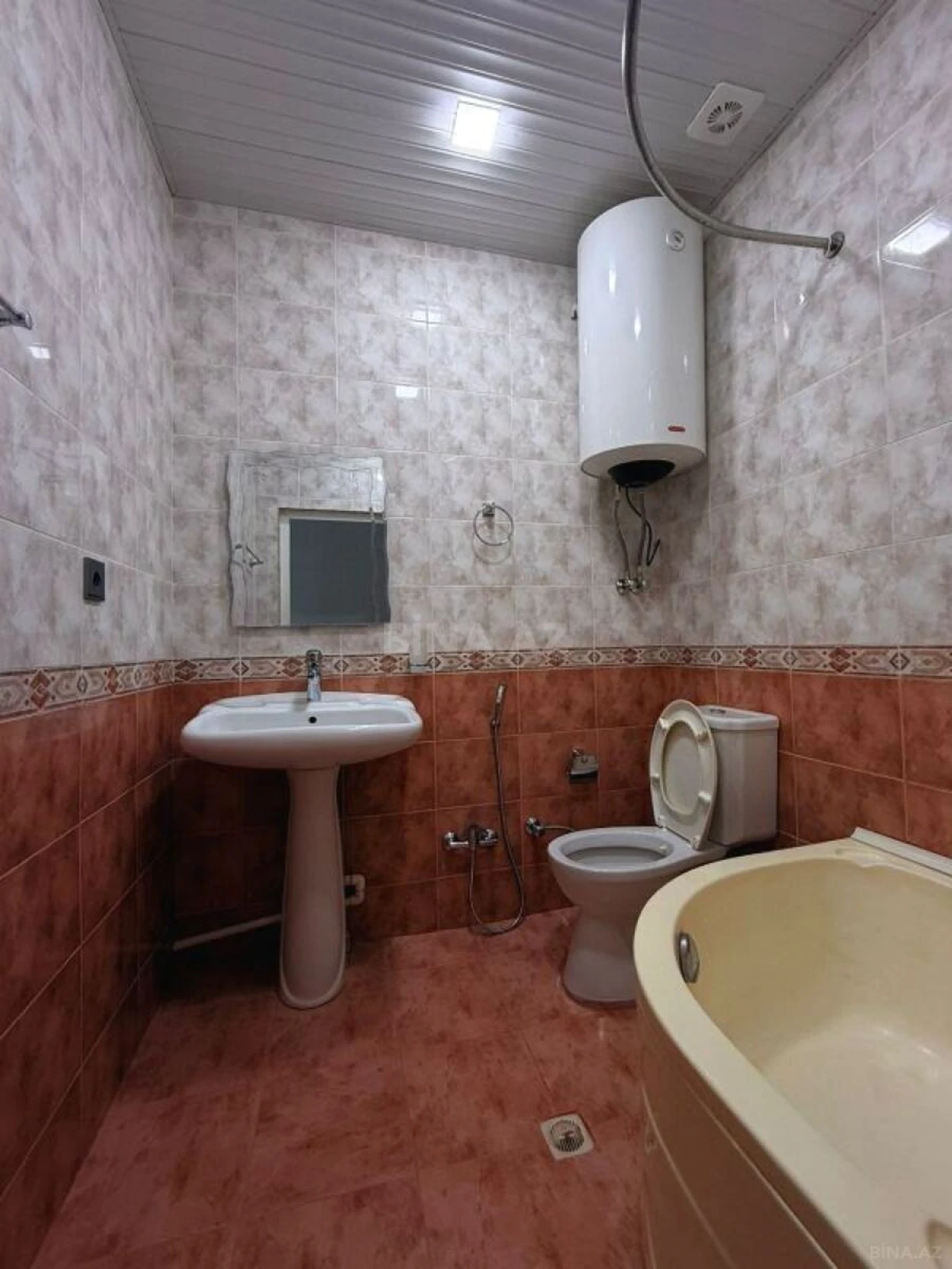 Satılır 3 otaqlı mənzil 120 m²