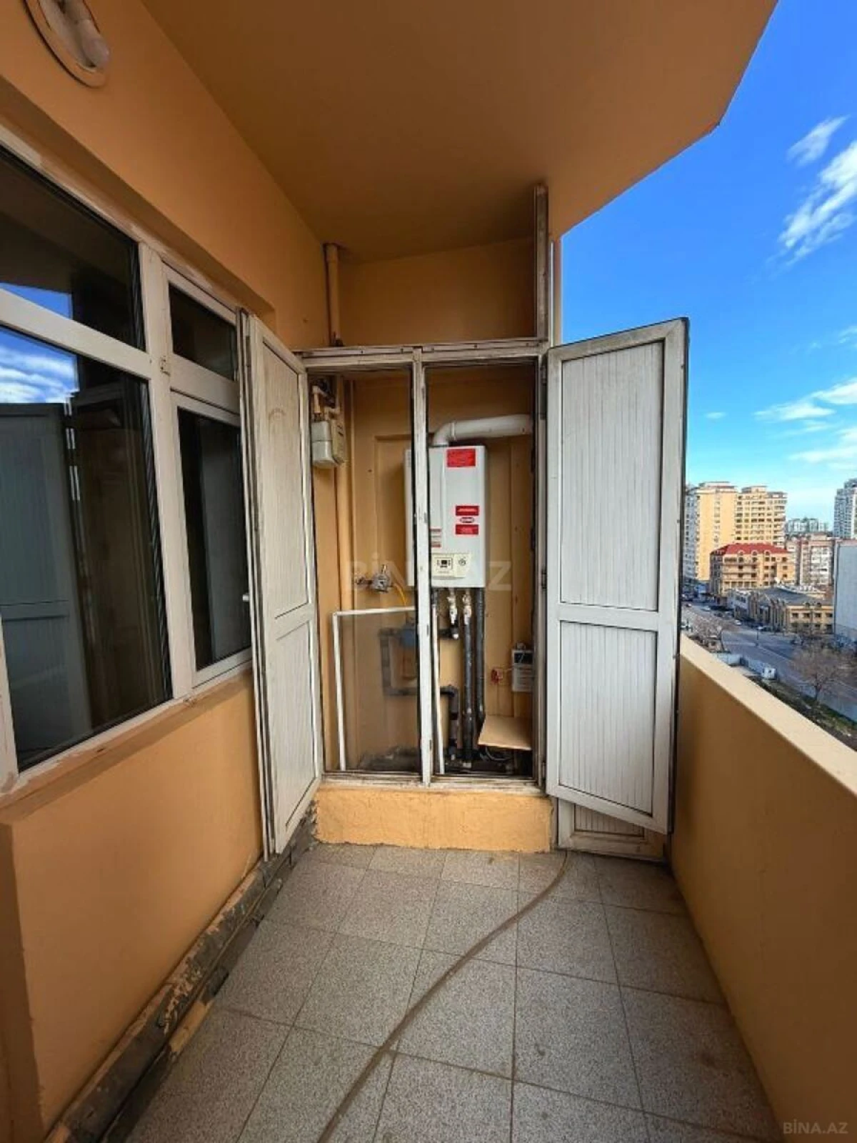 Satılır 3 otaqlı mənzil 120 m²