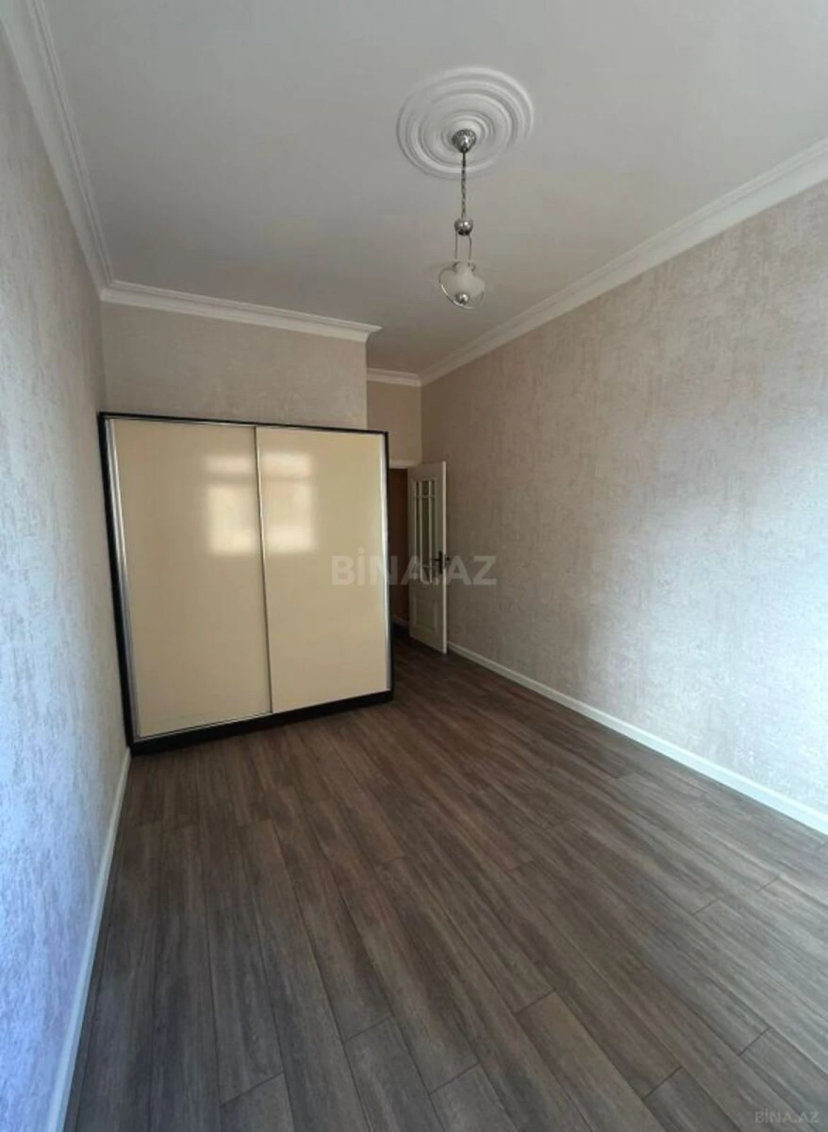 Satılır 3 otaqlı mənzil 120 m²