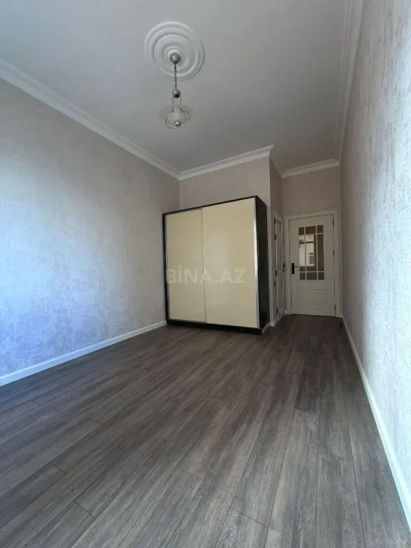 Satılır 3 otaqlı mənzil 120 m²