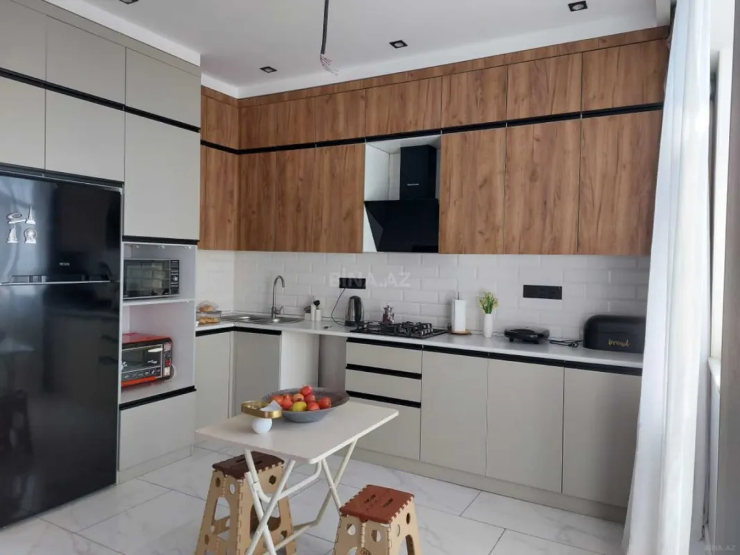 Satılır 4 otaqlı mənzil 105 m²
