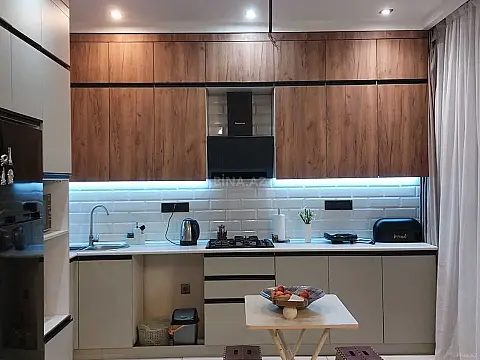 Satılır 4 otaqlı mənzil 105 m²