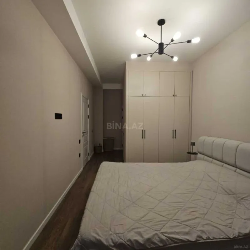 Satılır 4 otaqlı mənzil 105 m²