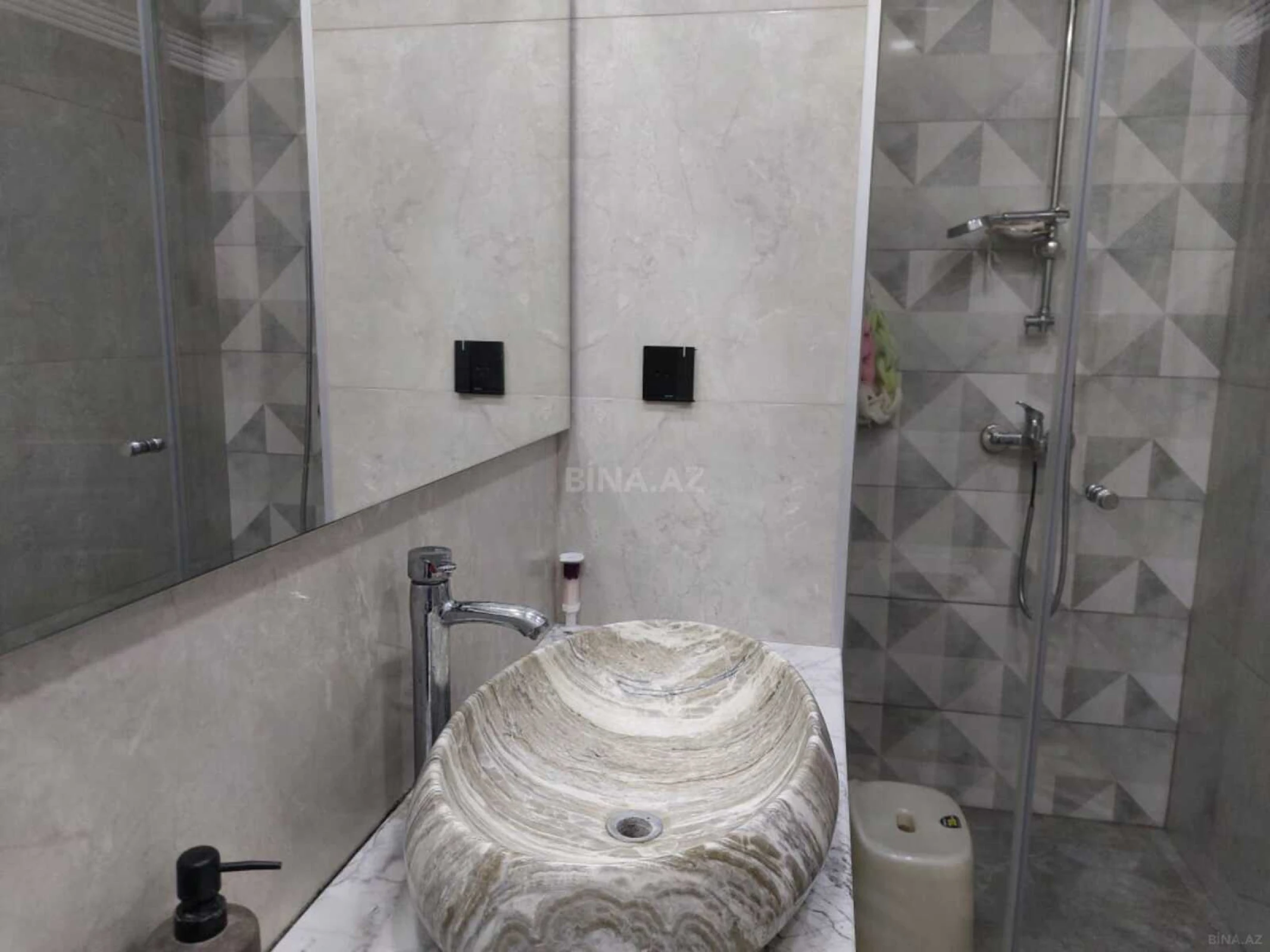 Satılır 4 otaqlı mənzil 105 m²