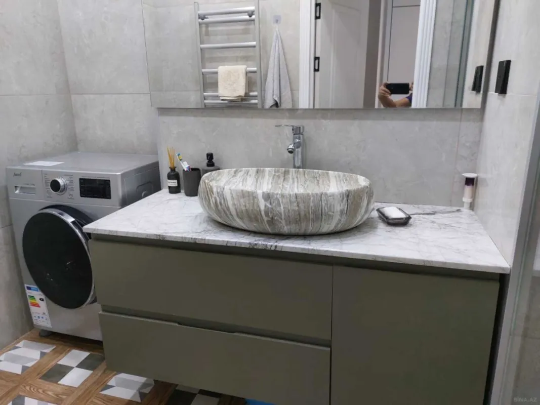 Satılır 4 otaqlı mənzil 105 m²