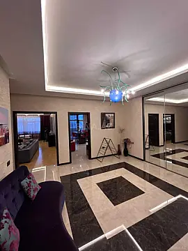 Kirayə verilir 3 otaqlı mənzil 185 m²