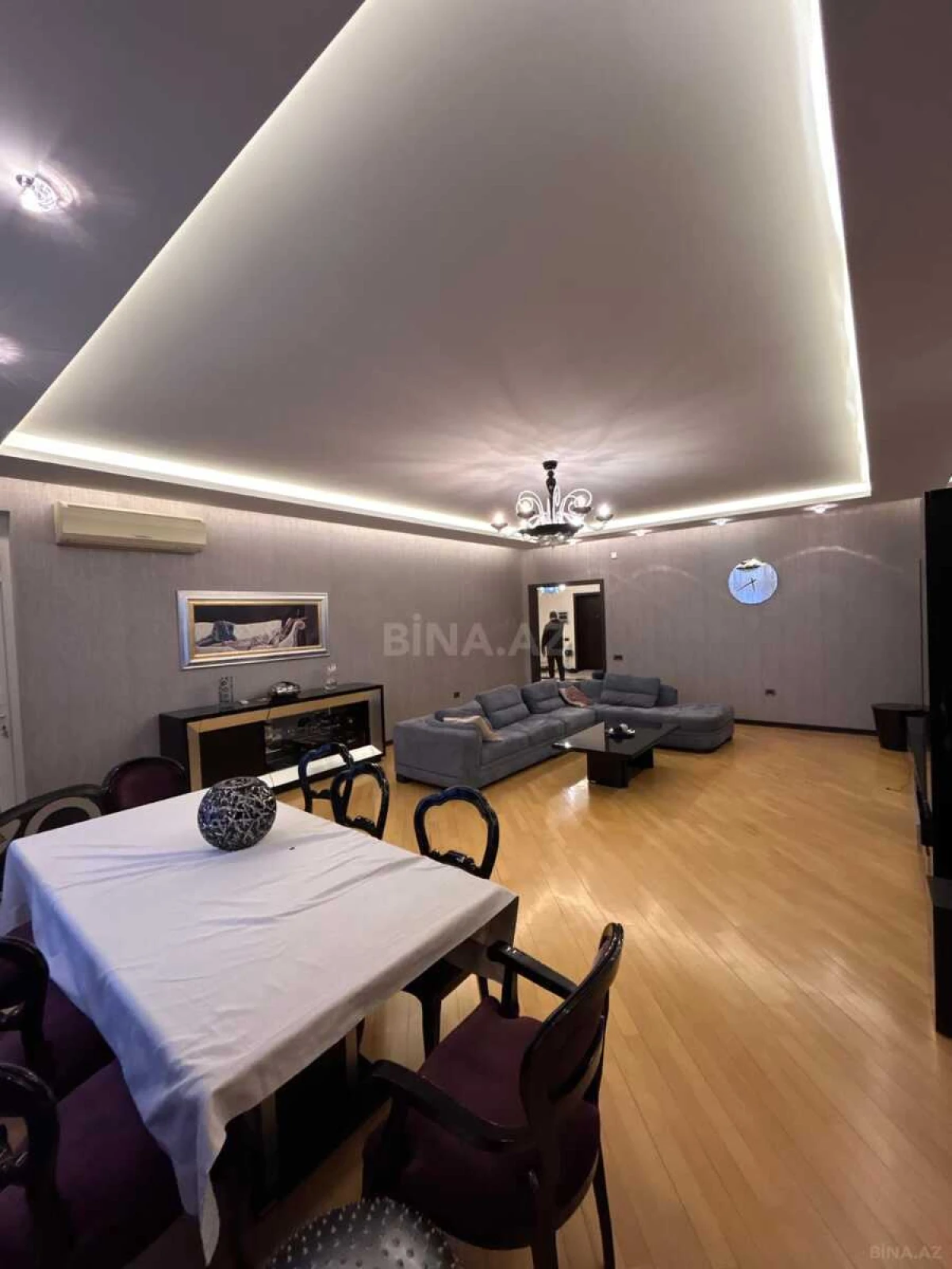 Kirayə verilir 3 otaqlı mənzil 185 m²
