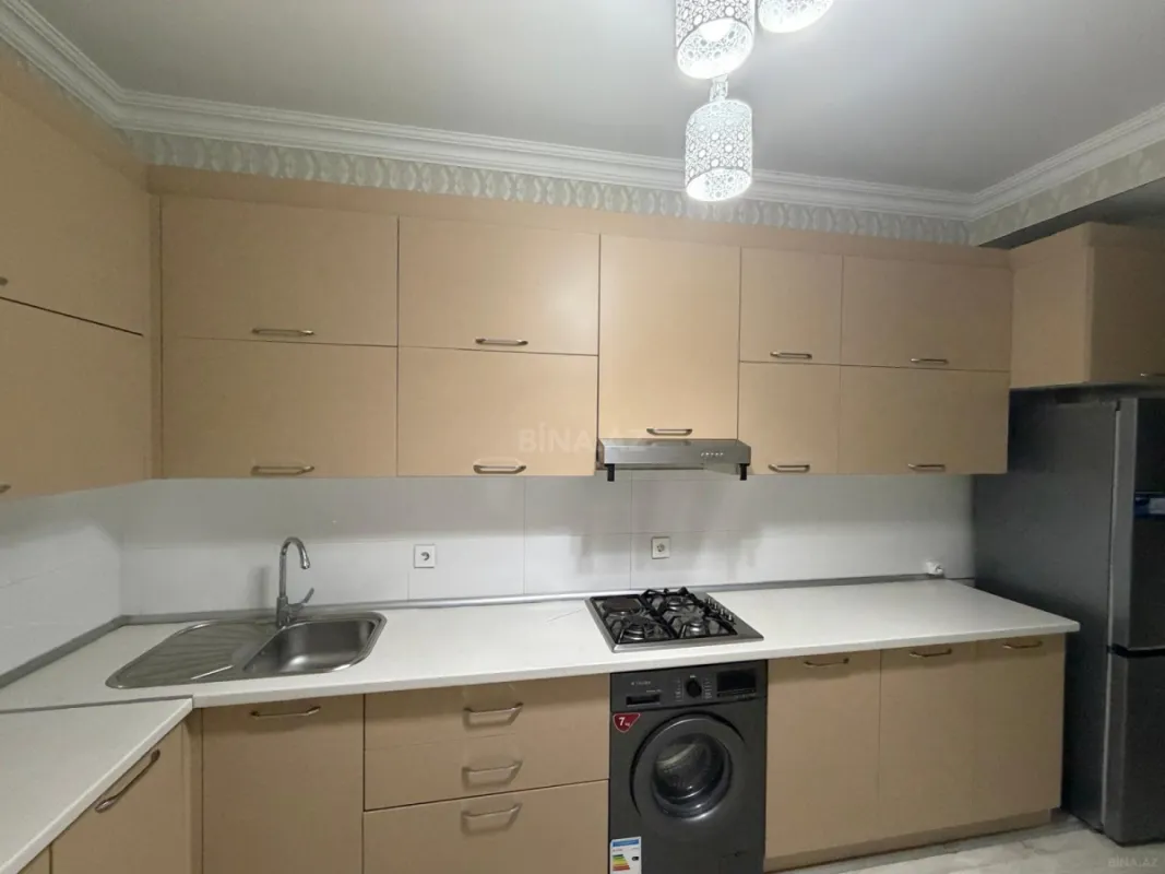 Kirayə verilir 2 otaqlı mənzil 92 m²
