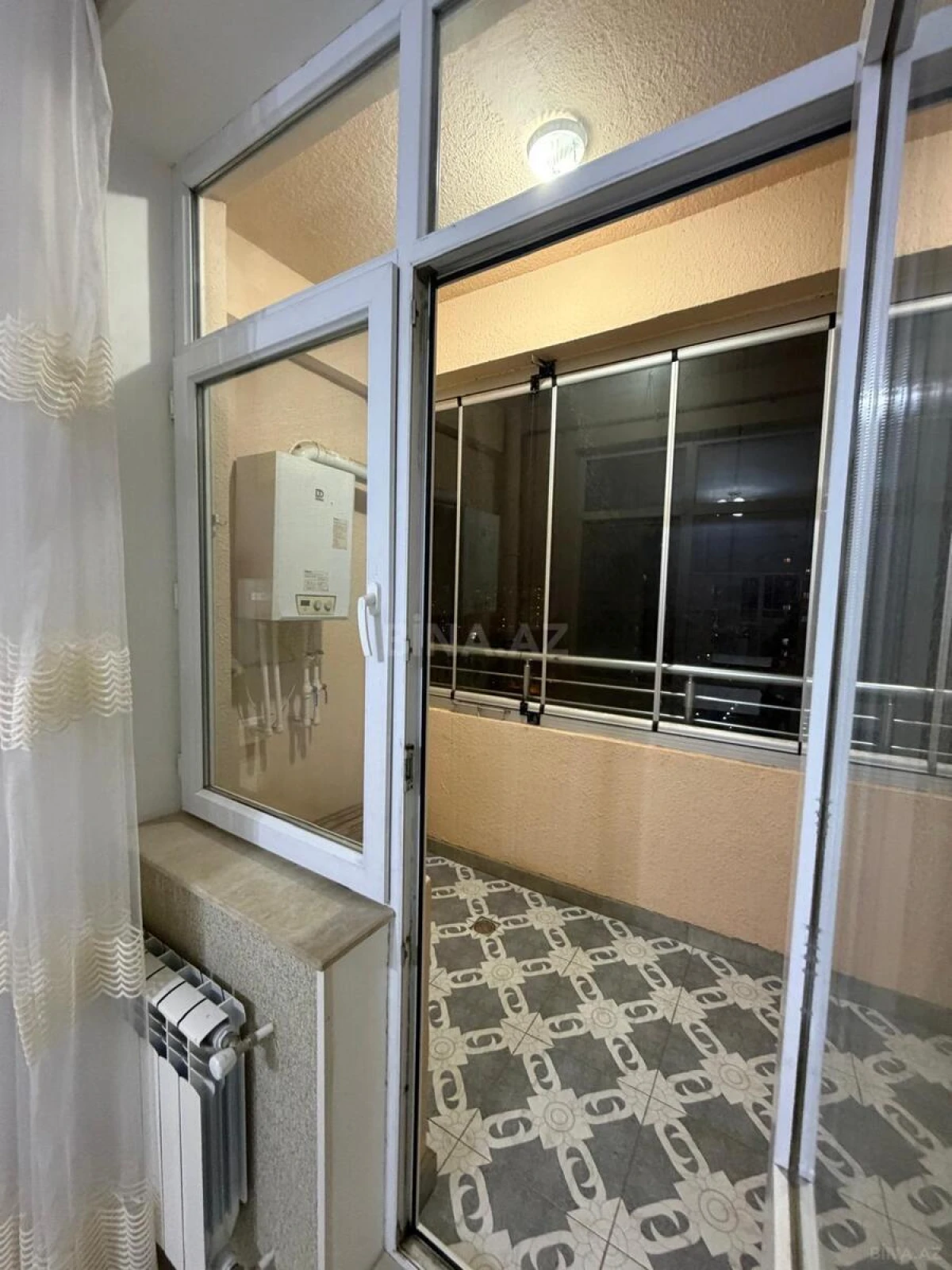 Kirayə verilir 2 otaqlı mənzil 92 m²