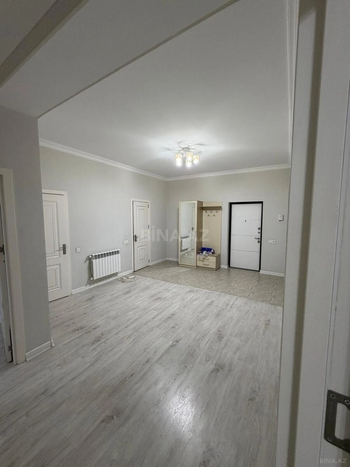 Kirayə verilir 2 otaqlı mənzil 92 m²