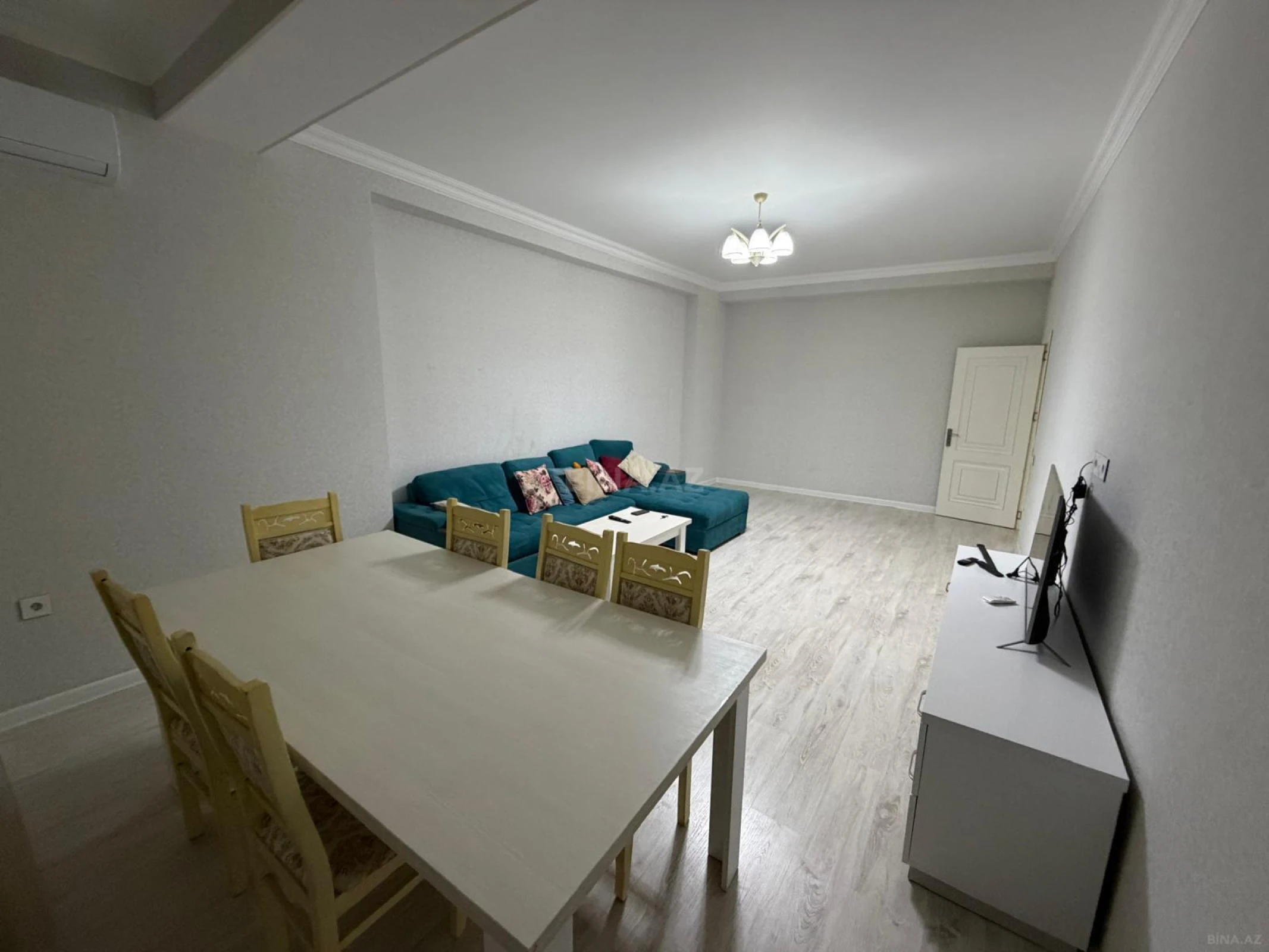 Kirayə verilir 2 otaqlı mənzil 92 m²