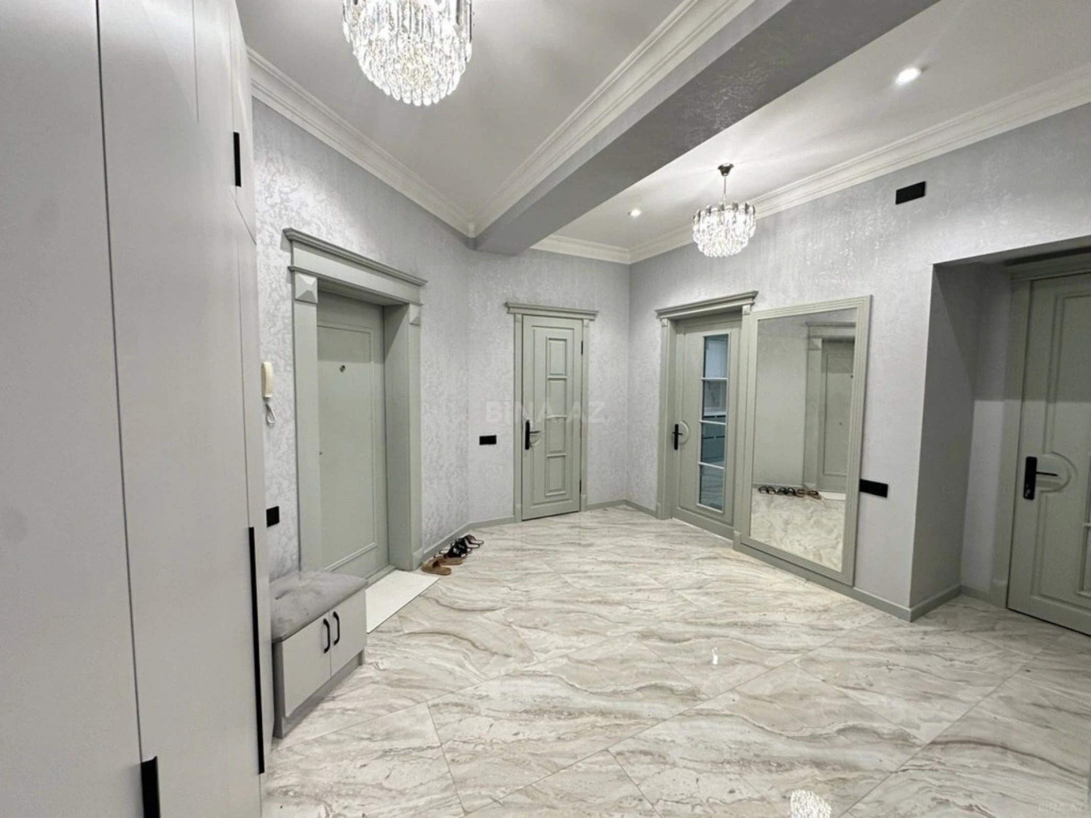 Satılır 3 otaqlı mənzil 150 m²