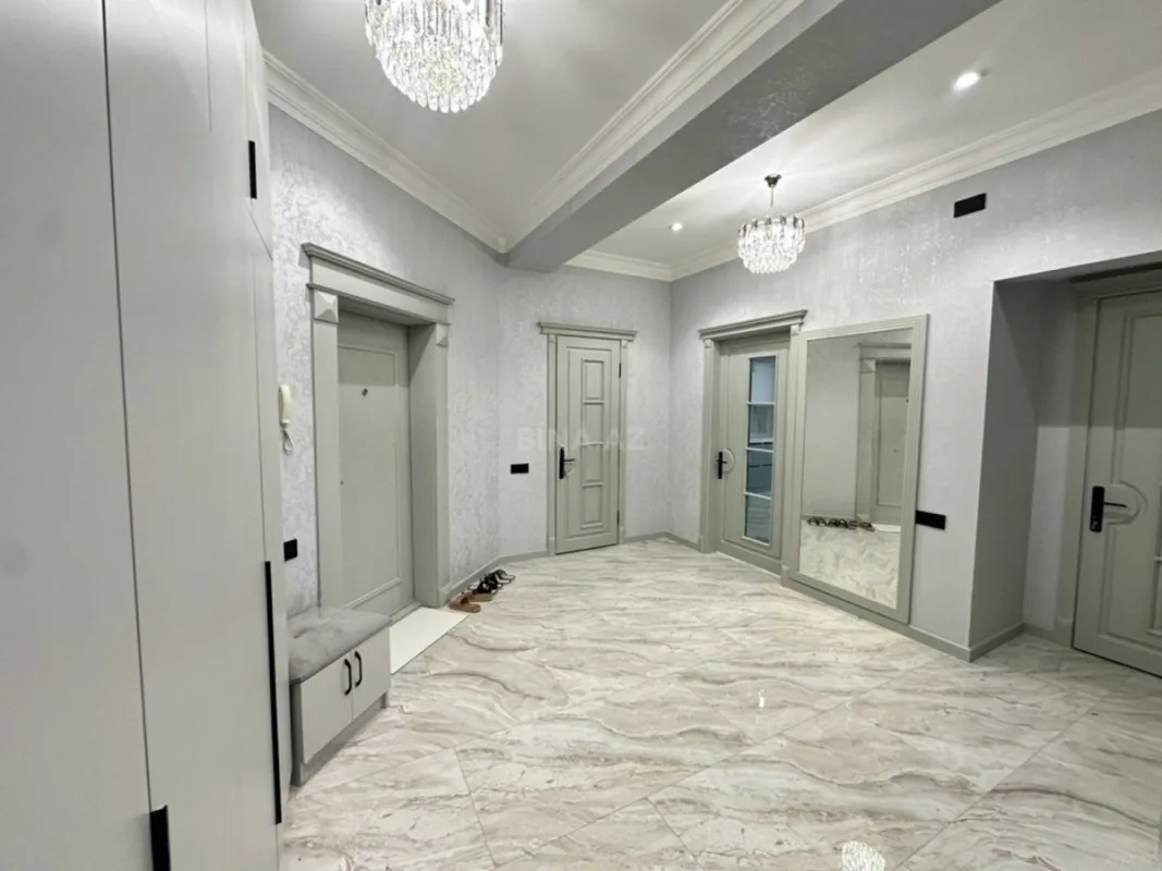 Satılır 3 otaqlı mənzil 150 m²