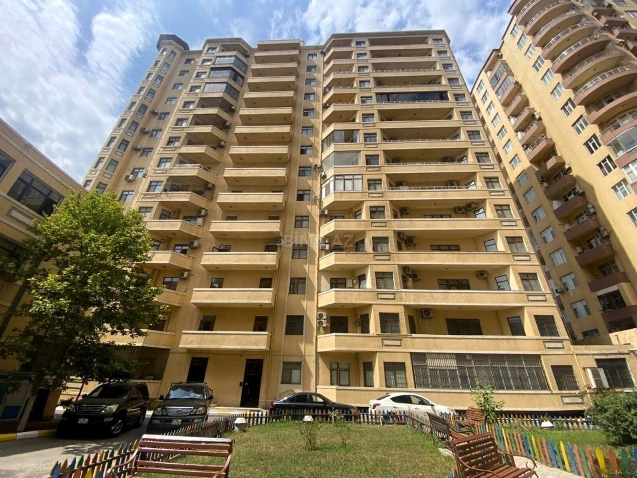 Satılır 3 otaqlı mənzil 150 m²