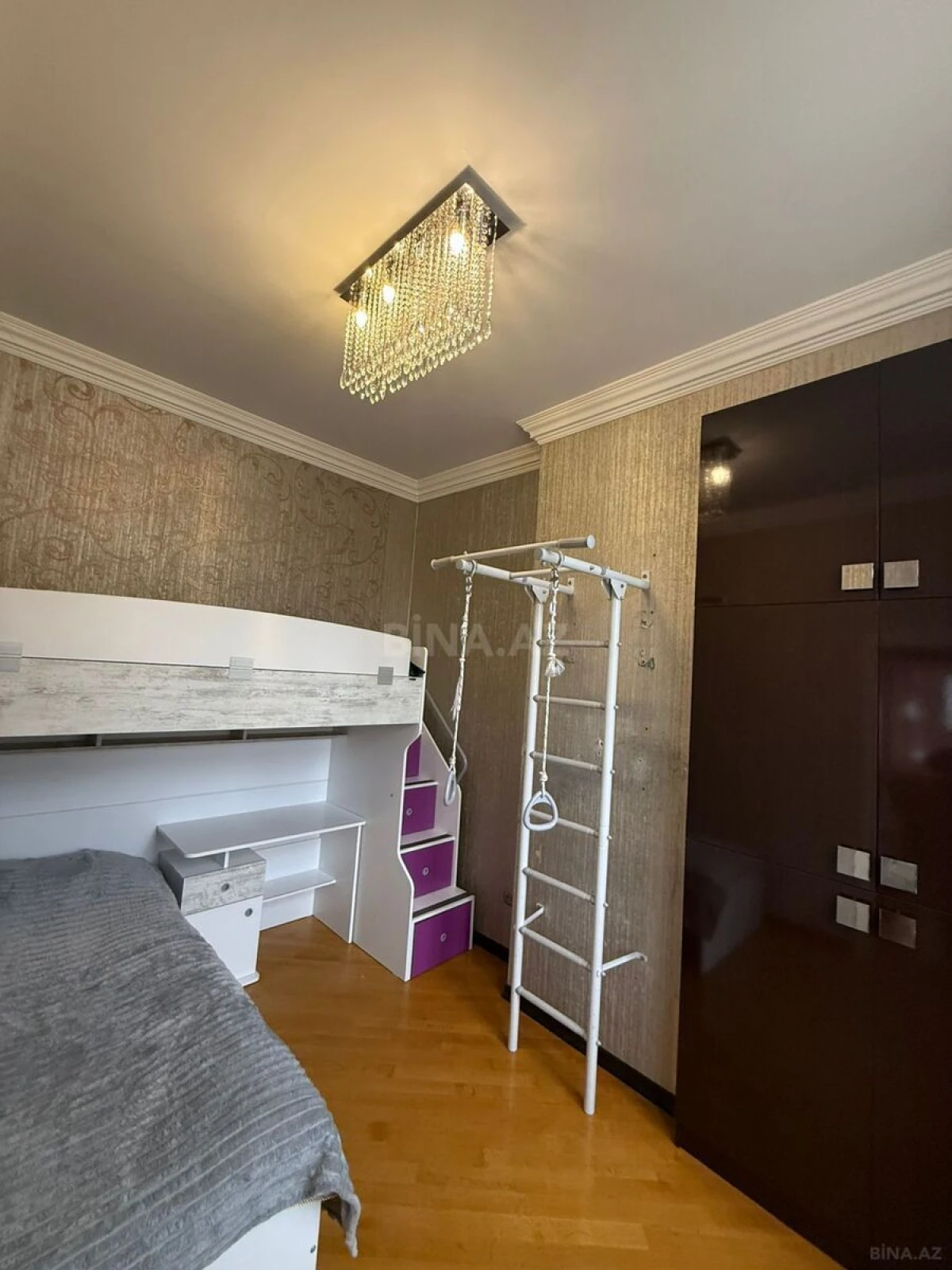 Kirayə verilir 4 otaqlı mənzil 160 m²