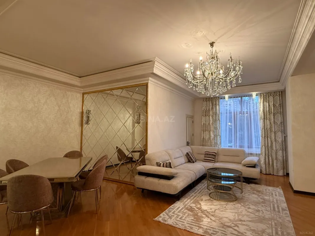 Kirayə verilir 4 otaqlı mənzil 160 m²