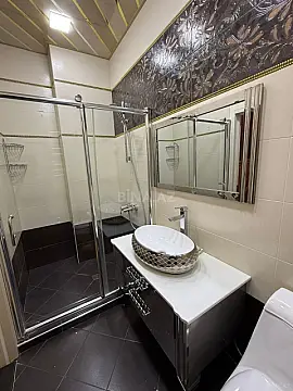 Kirayə verilir 4 otaqlı mənzil 160 m²