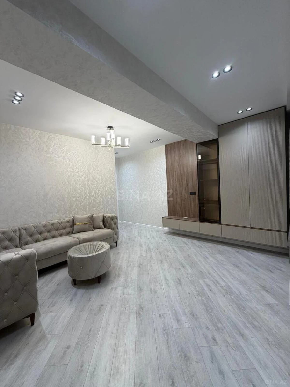 Satılır 3 otaqlı mənzil 108 m²