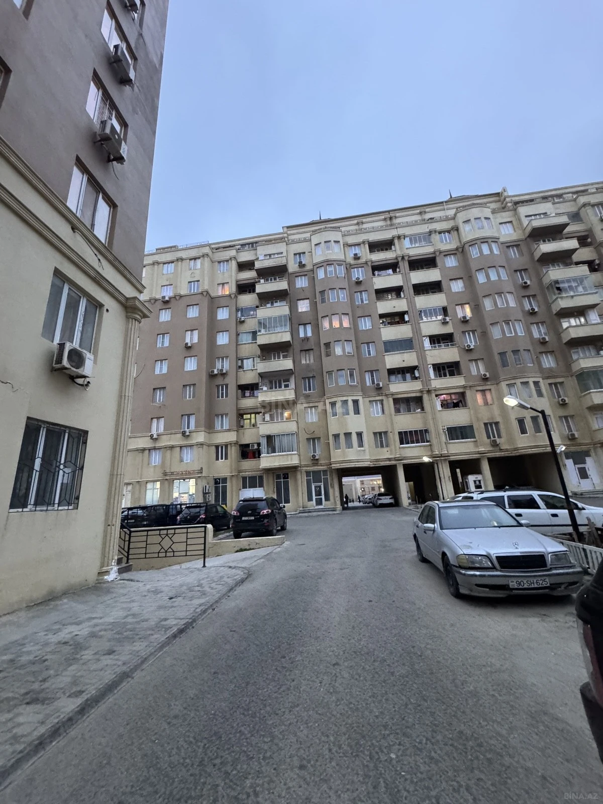 Satılır 2 otaqlı mənzil 66 m²