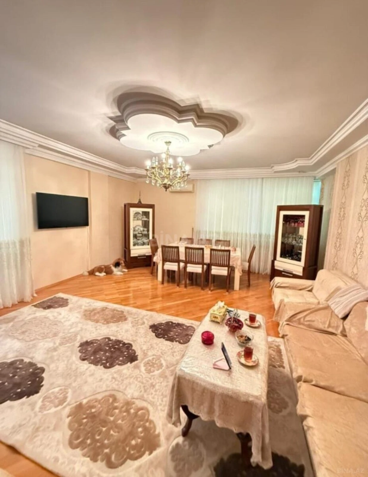 Satılır 3 otaqlı mənzil 138 m²