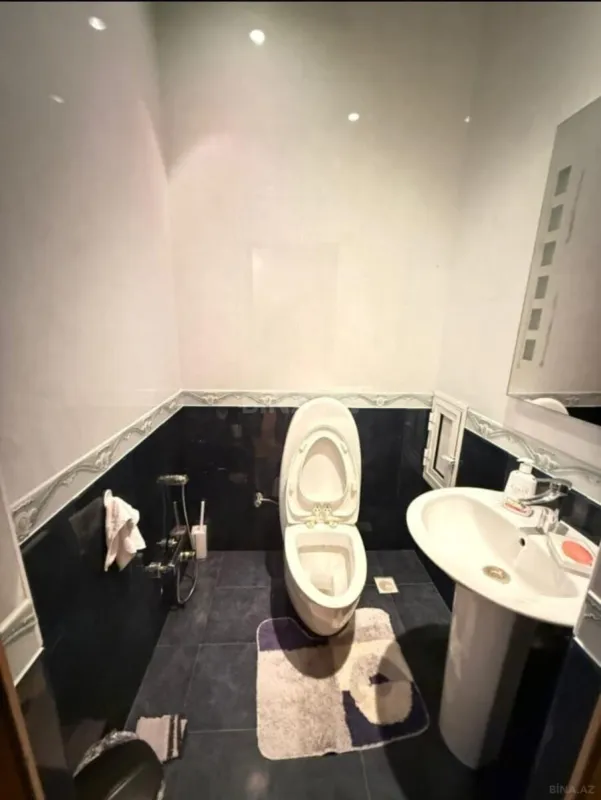 Satılır 3 otaqlı mənzil 138 m²