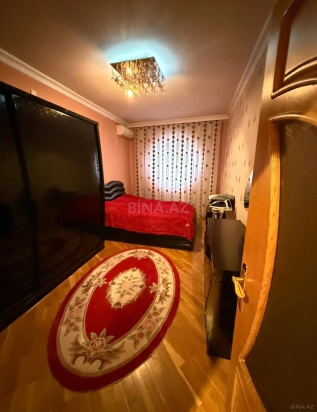 Satılır 3 otaqlı mənzil 138 m²