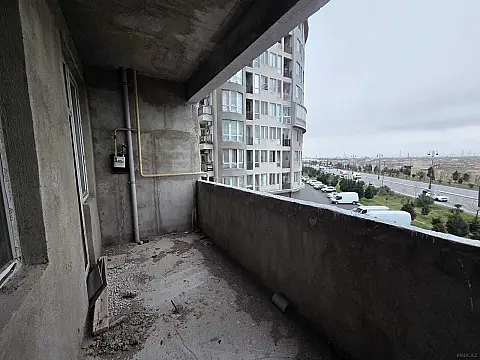 Satılır 2 otaqlı mənzil 76 m²