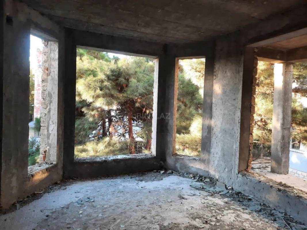 Satılır 7 otaqlı həyət evi 750 m²