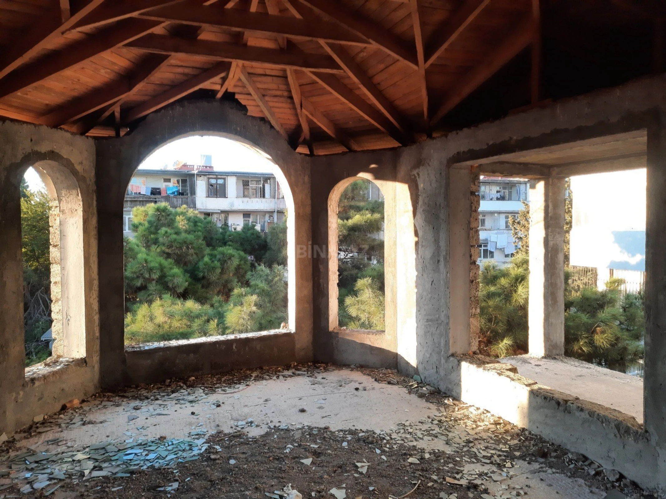 Satılır 7 otaqlı həyət evi 750 m²