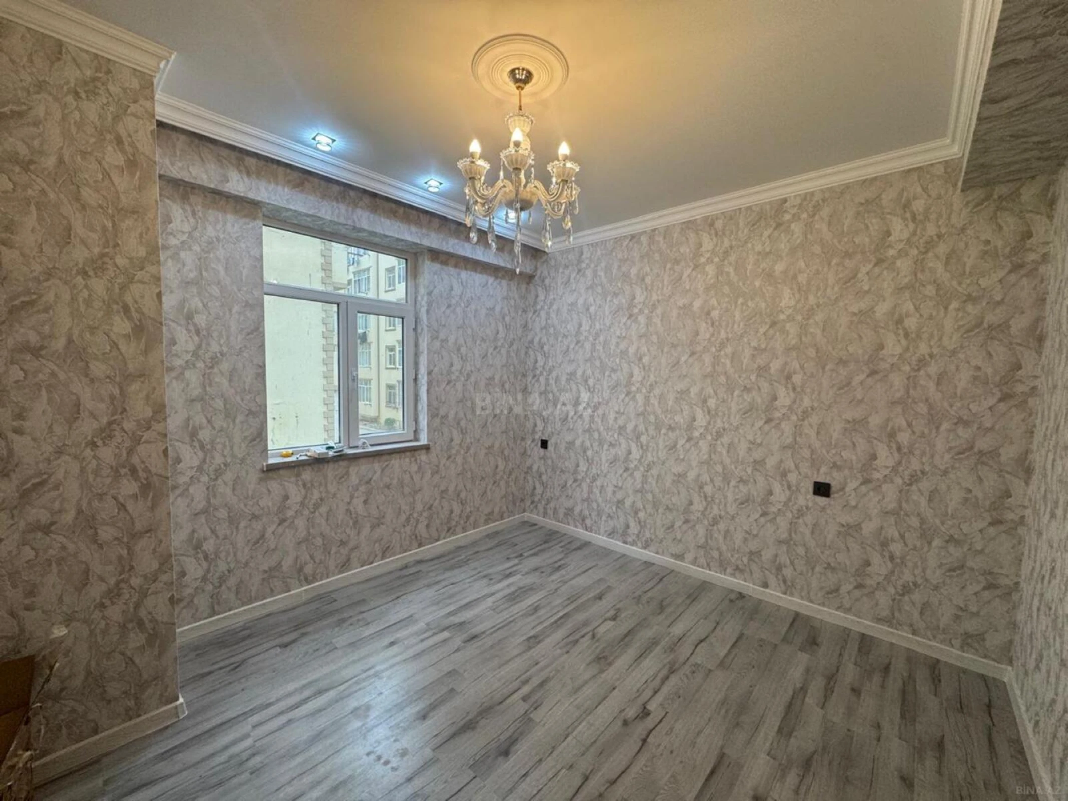 Satılır 2 otaqlı mənzil 57 m²