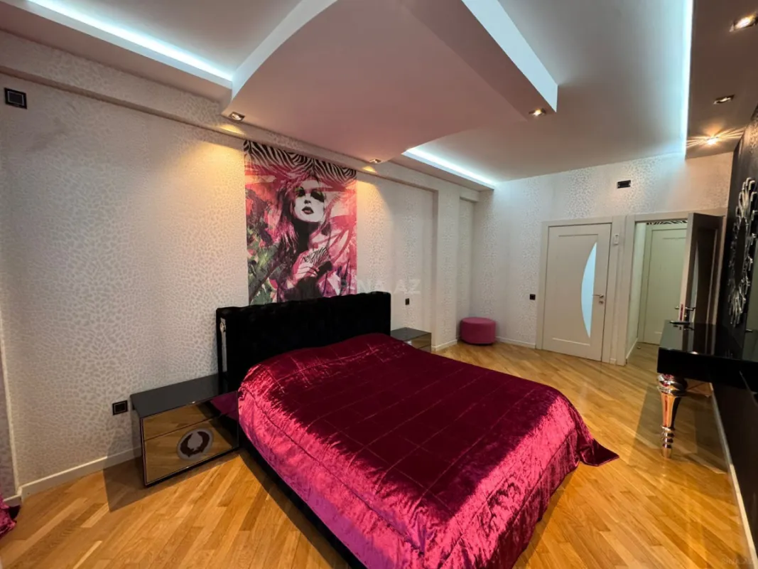 Satılır 4 otaqlı mənzil 176 m²