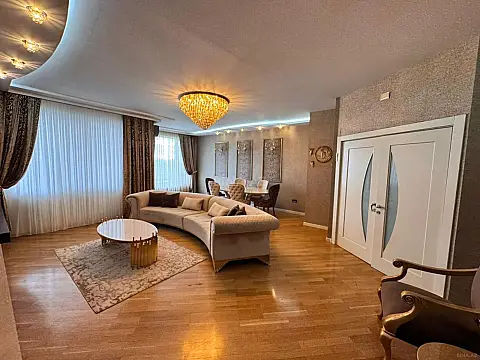 Satılır 4 otaqlı mənzil 176 m² — Bakı, 7-ci mikrorayon 4 otaq 176.00 m²