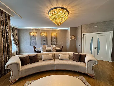 Satılır 4 otaqlı mənzil 176 m²