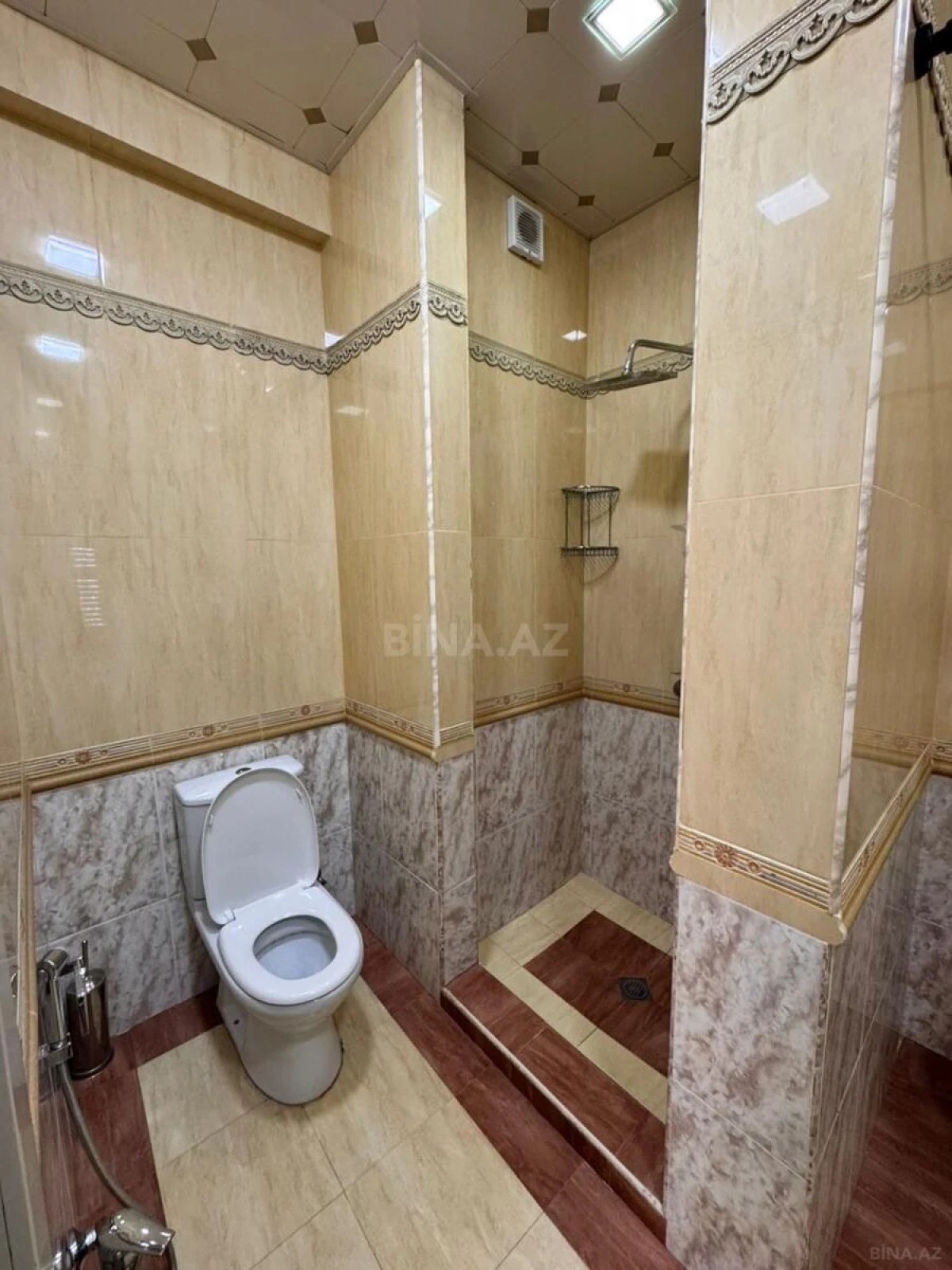Satılır 4 otaqlı mənzil 176 m²