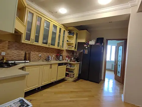 Satılır 3 otaqlı mənzil 120 m²