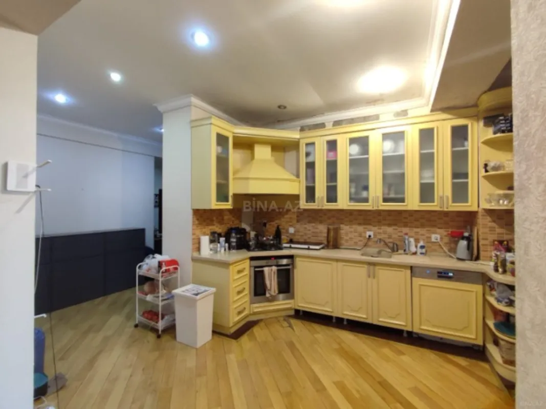 Satılır 3 otaqlı mənzil 120 m²