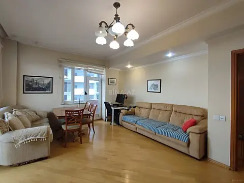 Satılır 3 otaqlı mənzil 120 m²
