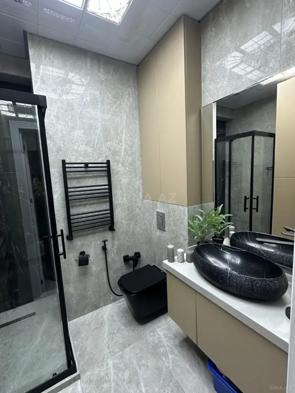 Kirayə verilir 3 otaqlı mənzil 150 m²