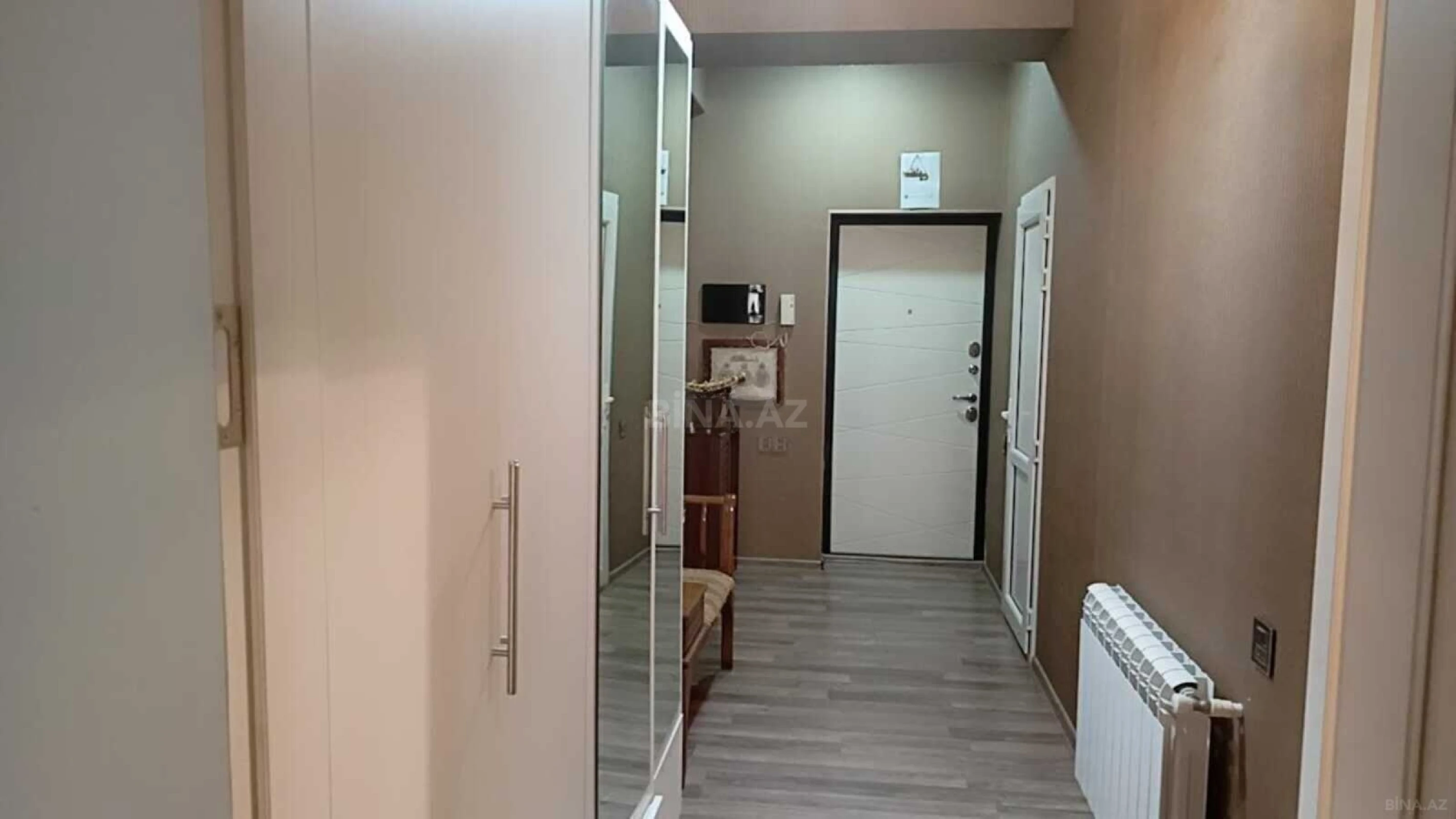 Satılır 3 otaqlı mənzil 101 m²