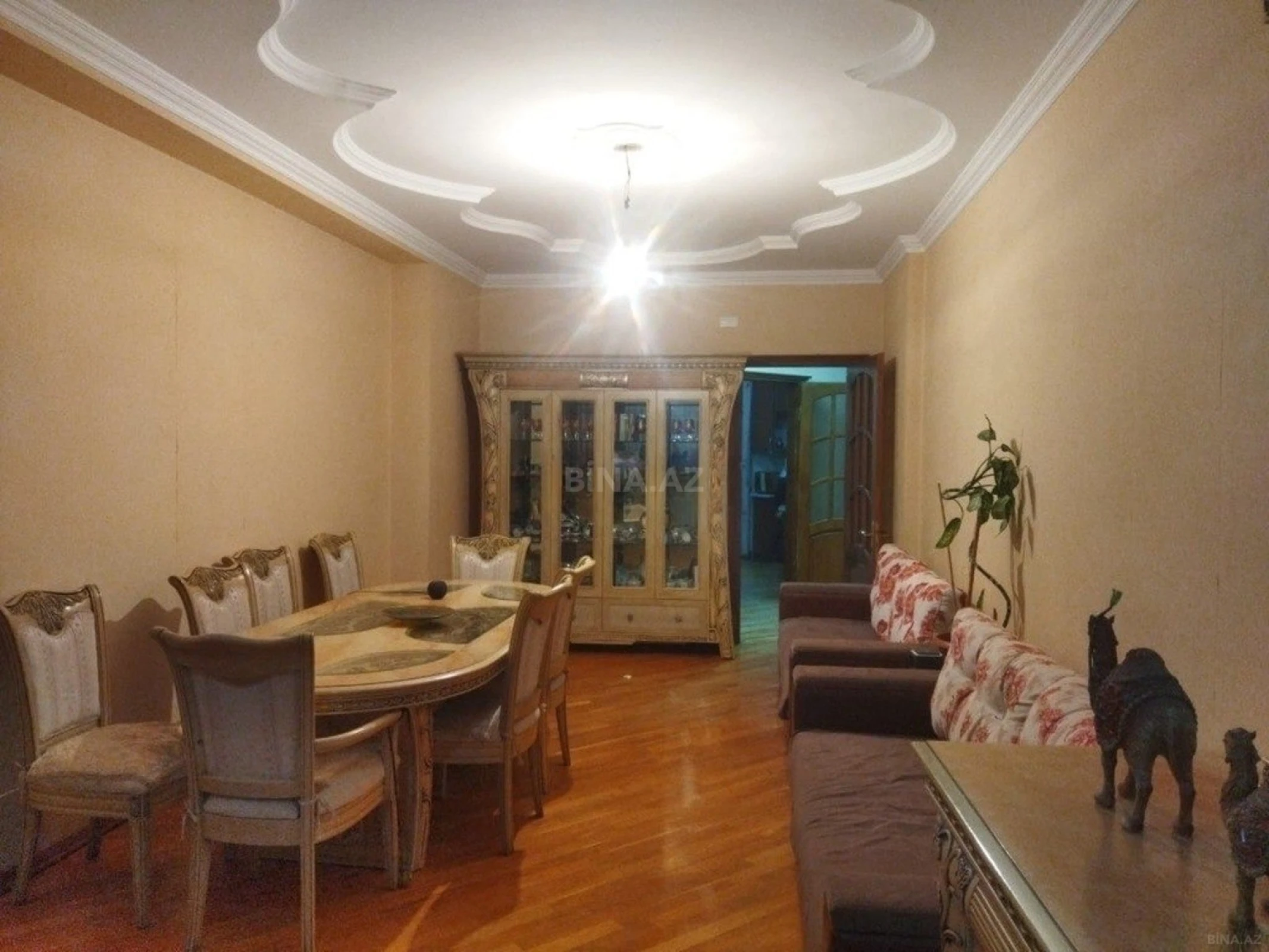 Satılır 3 otaqlı mənzil 120 m²