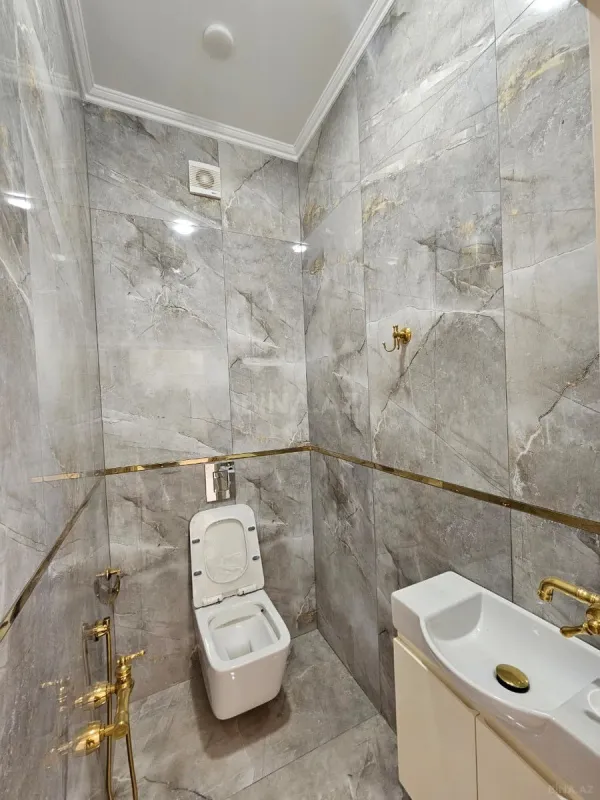 Satılır 3 otaqlı mənzil 135 m²