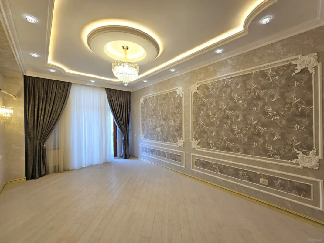Satılır 3 otaqlı mənzil 135 m²