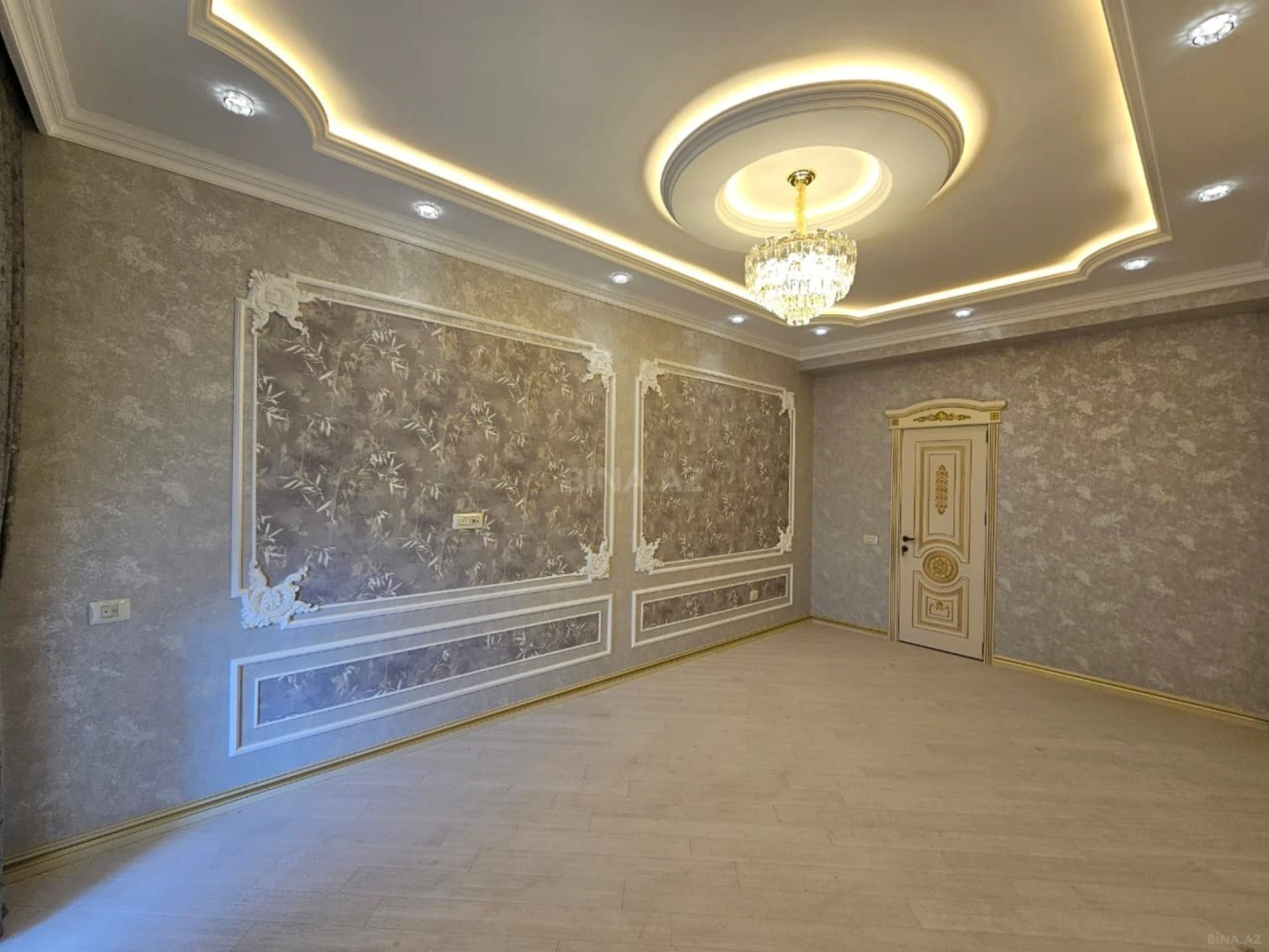 Satılır 3 otaqlı mənzil 135 m²