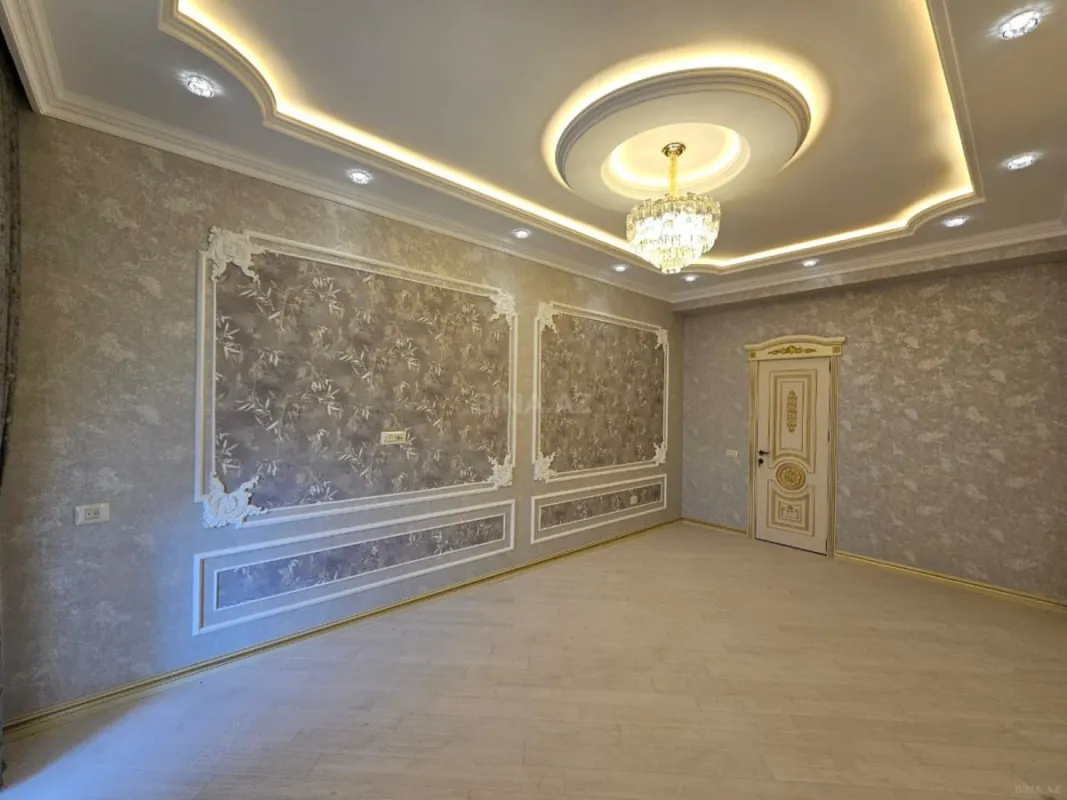 Satılır 3 otaqlı mənzil 135 m²