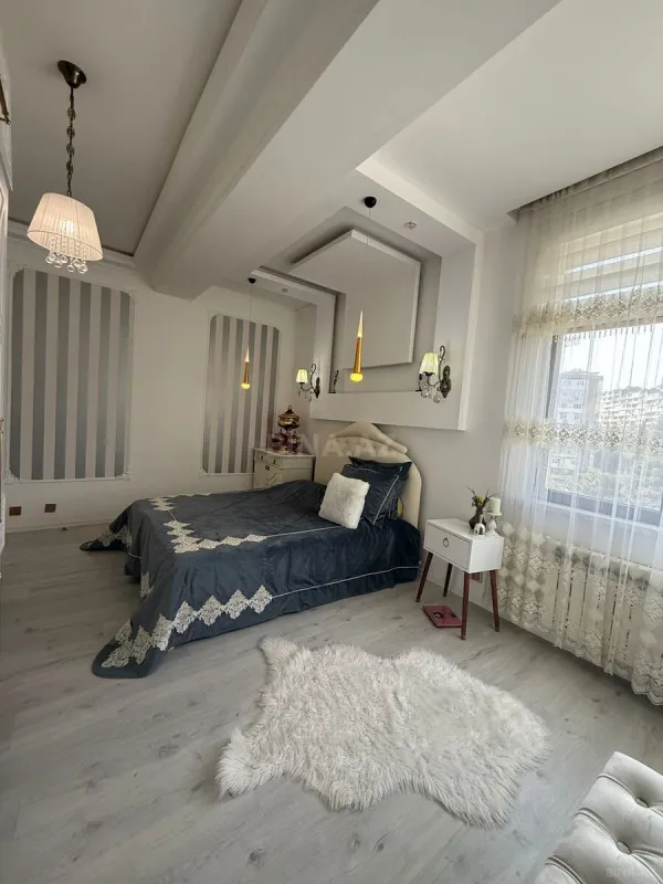 Satılır 3 otaqlı mənzil 95 m²