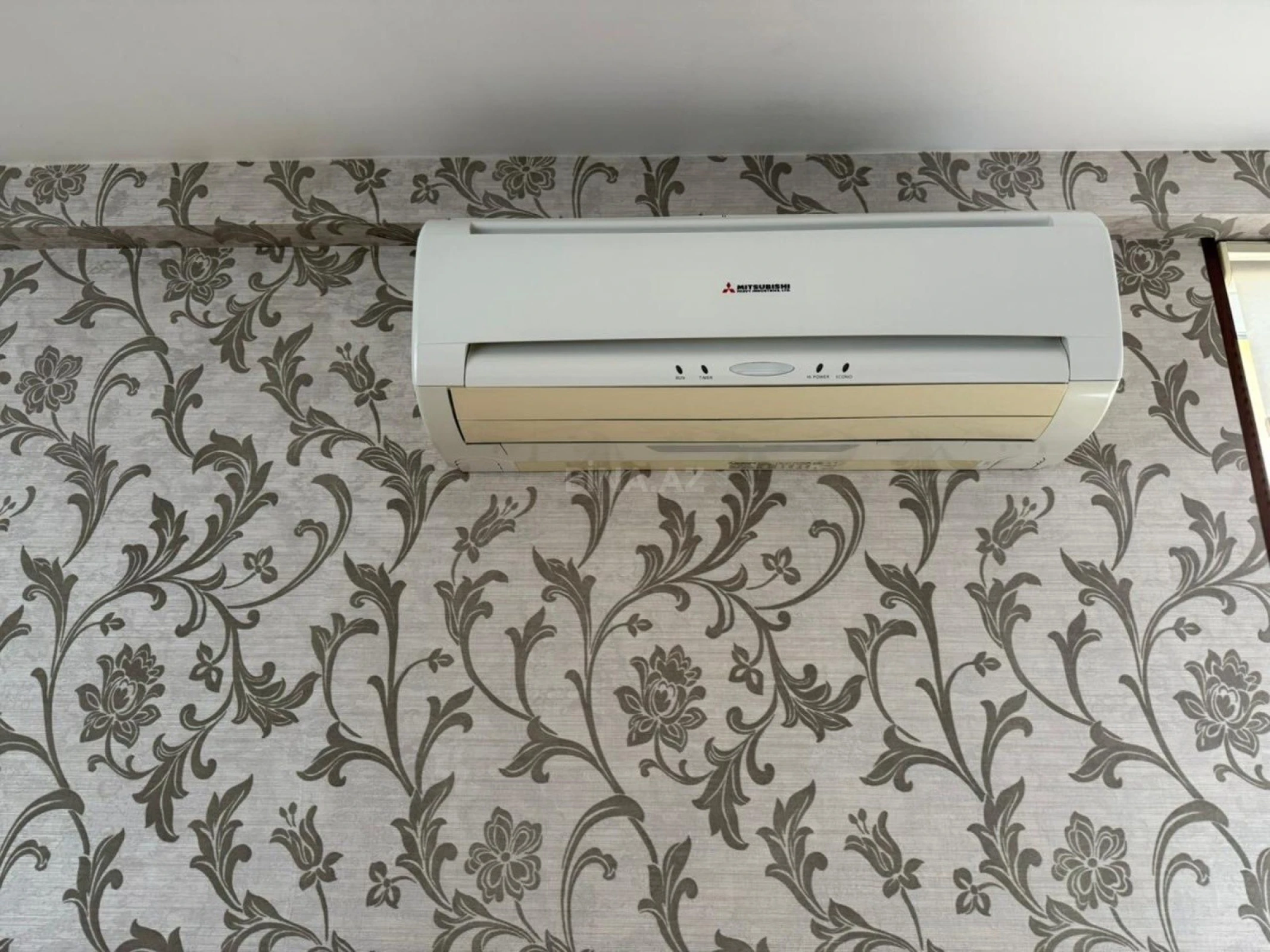 Satılır 3 otaqlı mənzil 125 m²