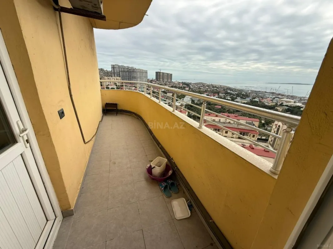 Satılır 3 otaqlı mənzil 125 m²