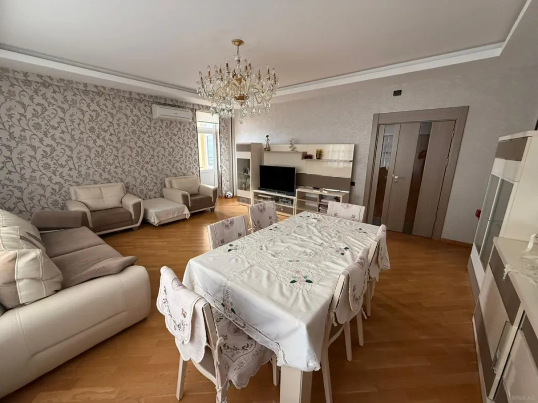 Satılır 3 otaqlı mənzil 125 m²