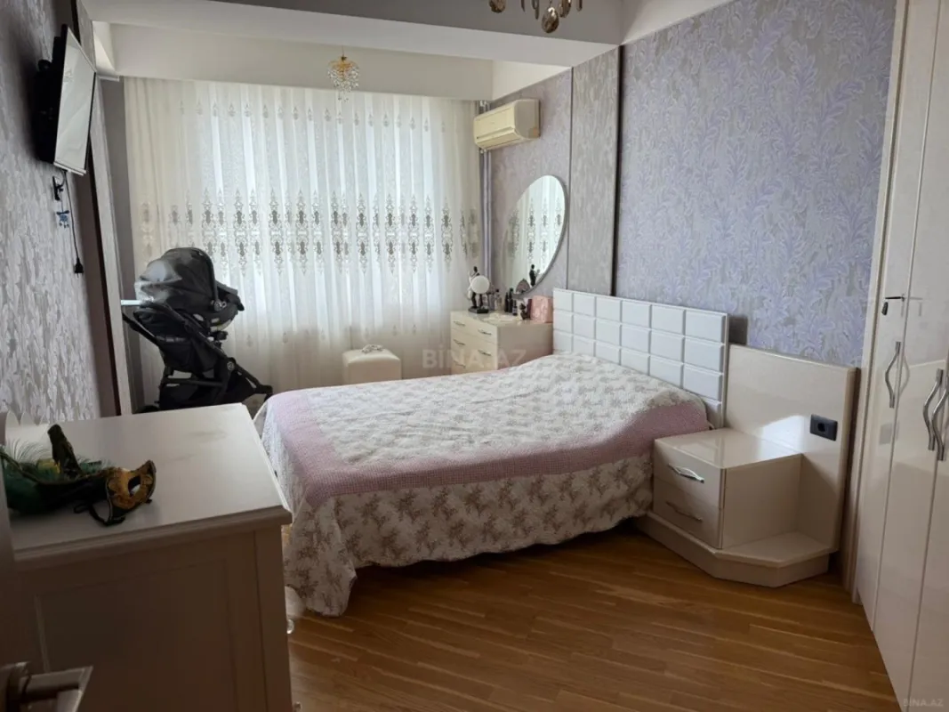 Satılır 3 otaqlı mənzil 125 m²